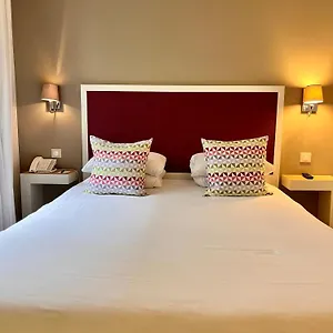 Kyriad 18 - Porte De Clignancourt - Montmartre 3*, Paris France