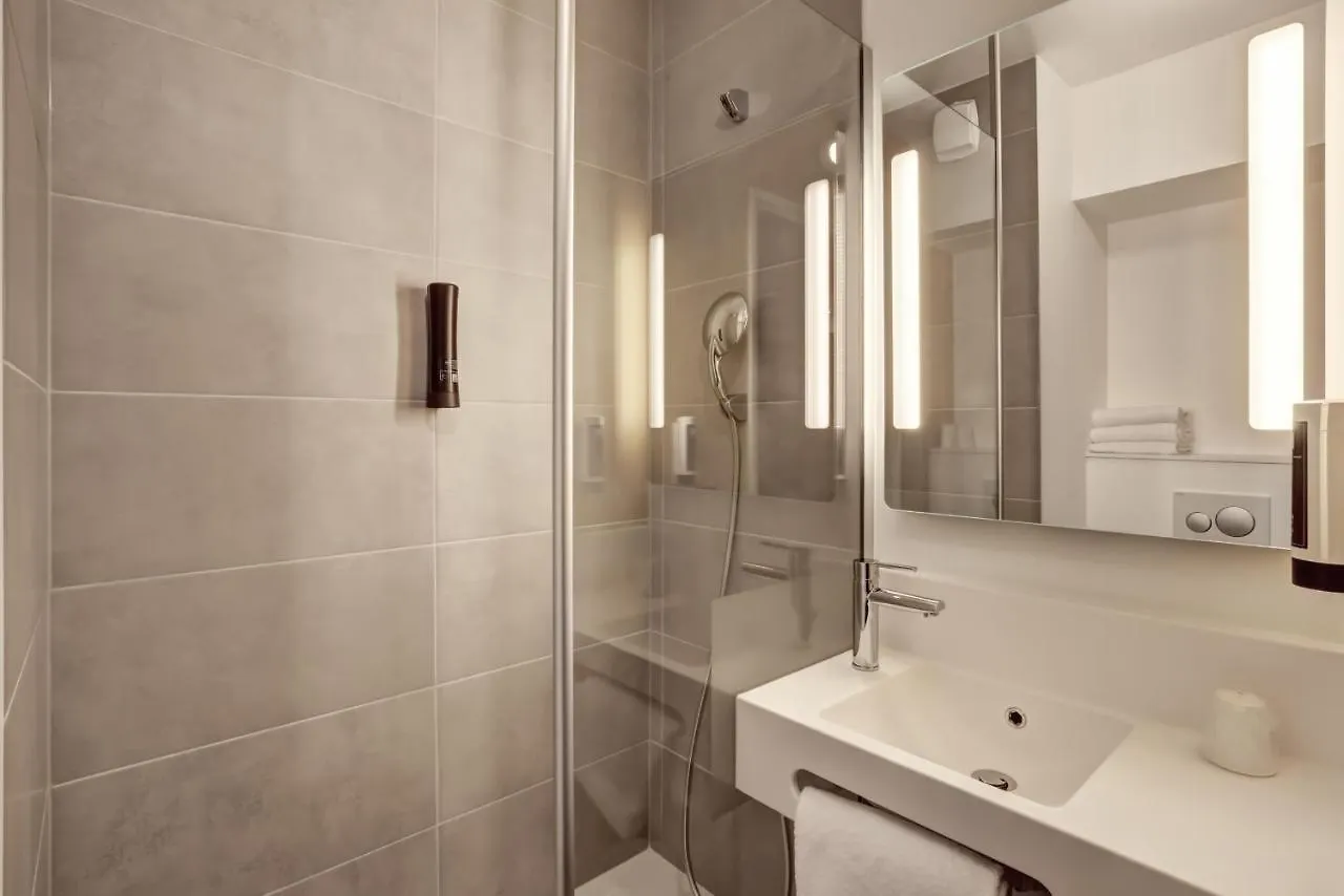 ***  B&B HOTEL Evian Publier Frankreich