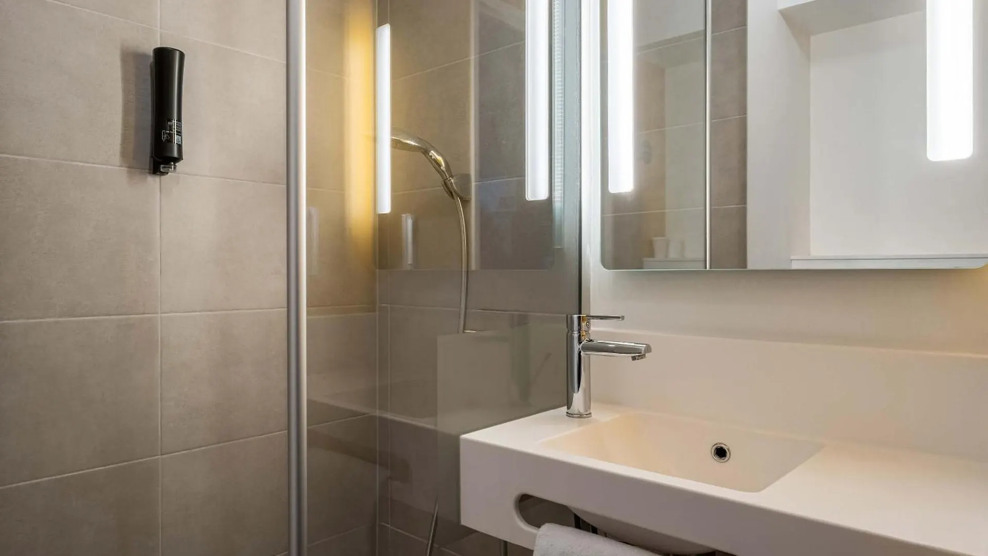 ***  B&B Hotel Evian Publier Francie